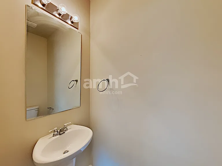 815 Castilla Way — Photo 6
