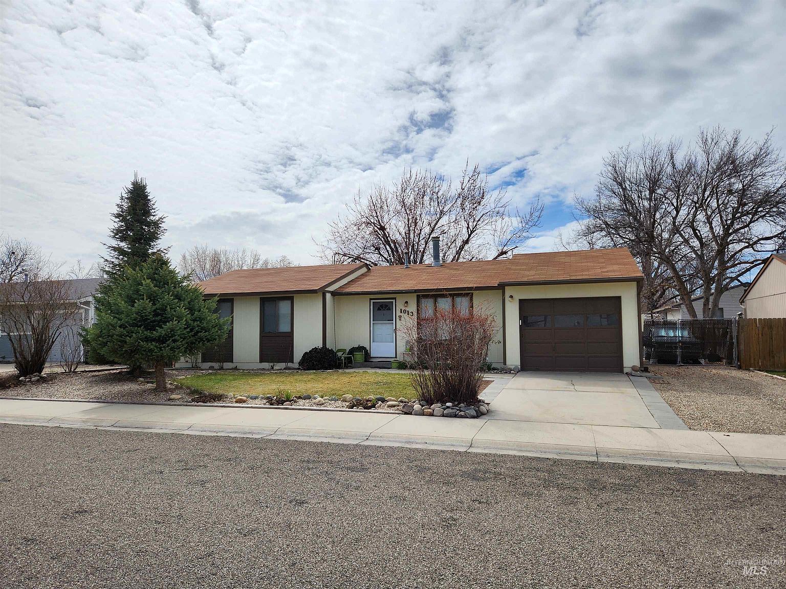 1013 W Chateau Ave, Meridian, ID 83646 | Zillow