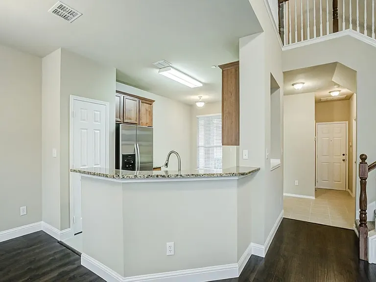 4528 Sycamore Dr — Photo 5
