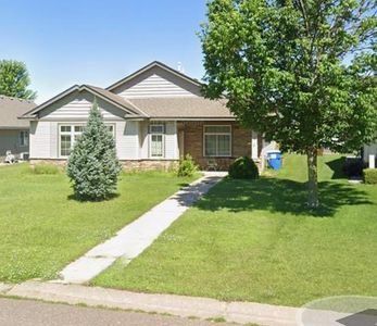 573 Taft Loop S, Cambridge, MN, 55008