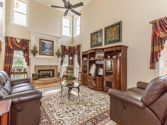 2nd image of 1153 Grassmeade Way