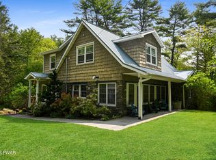 127 White Spruce Dr, Shohola, PA 18458
