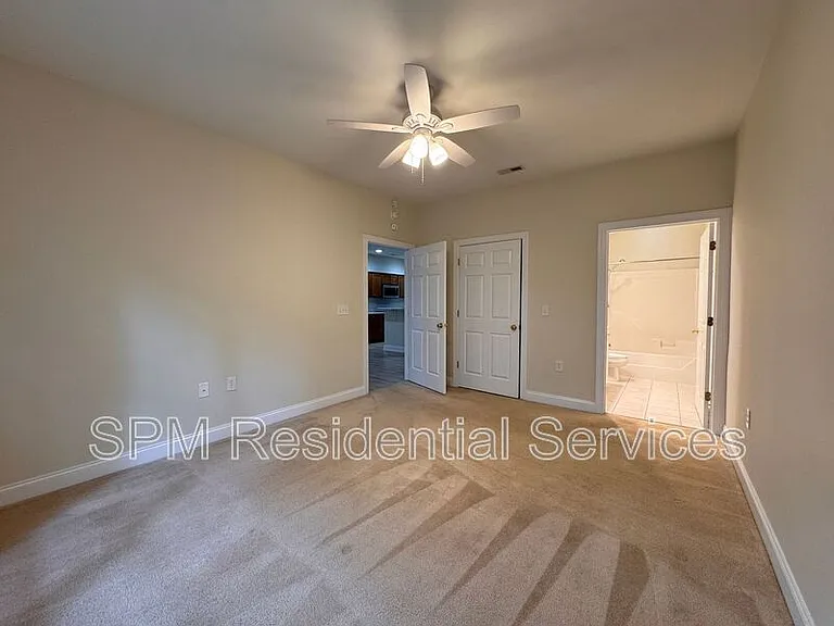 4534 Regent Dr — Photo 15