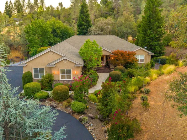 15553 Mountain Shadows Dr, Redding, CA 96001