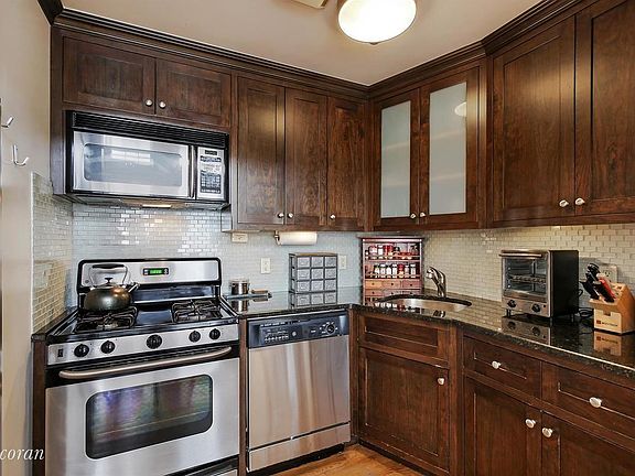 4th image of 214 Calyer St APT 3A