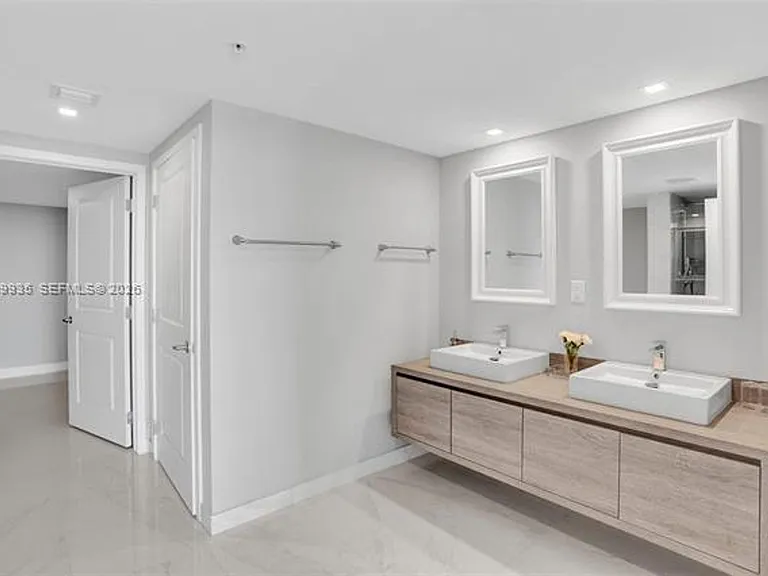 400 Sunny Isles Blvd #2021 — Photo 28