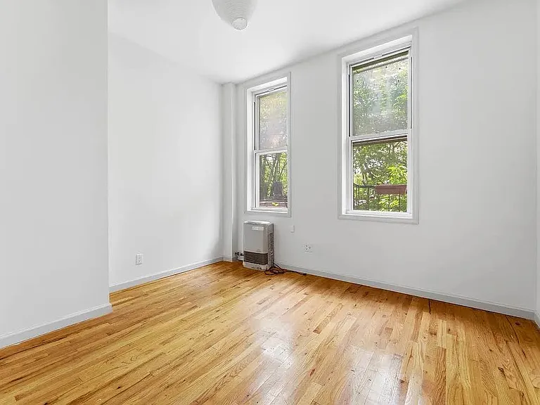 167 Troutman St #2L — Photo 3