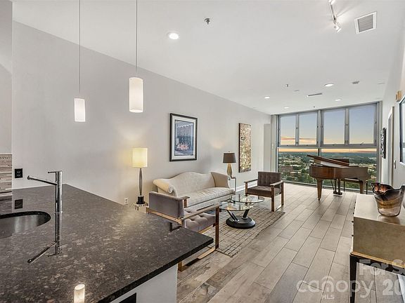 4th image of 333 W Trade St Unit 2702