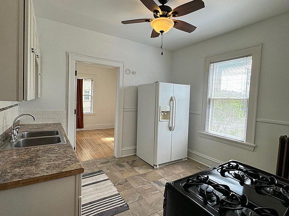 3rd image of 1935 Dupont Ave S #1
