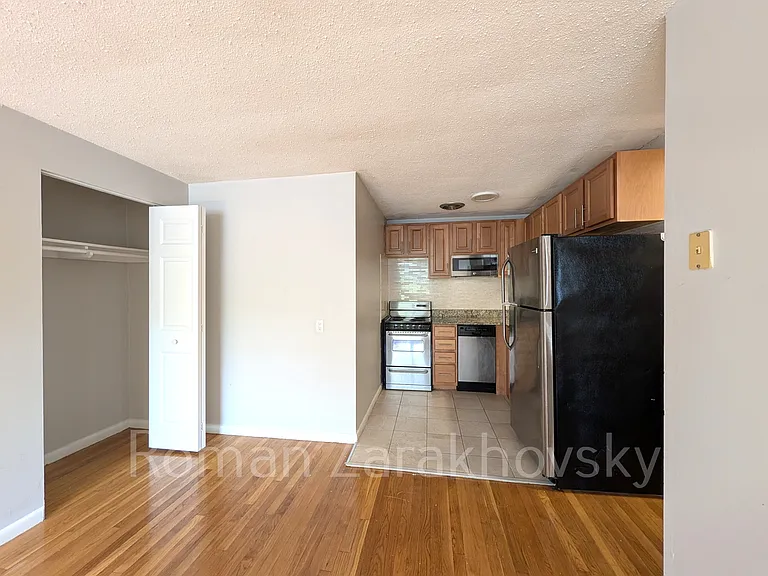 104 Babcock St #4 — Photo 8