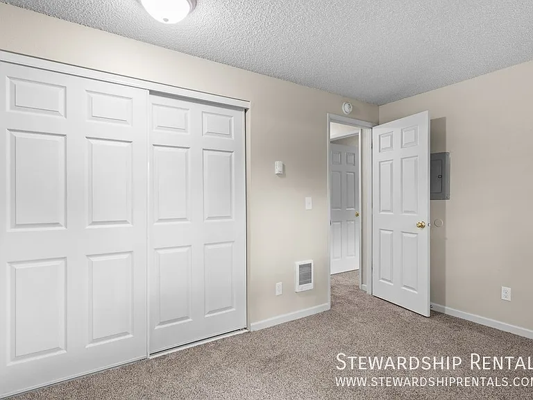 1359 Liberty St NE — Photo 15