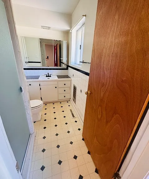 889 Morrison Ave — Photo 16