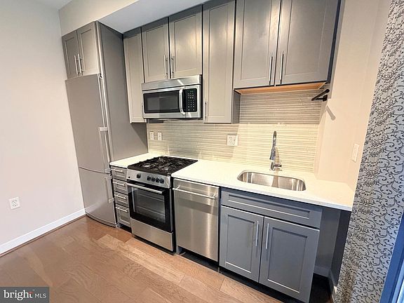2nd image of 1320 Fenwick Ln Unit 309