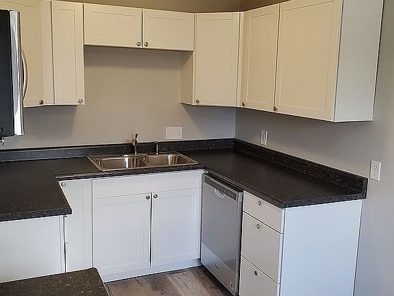 5th image of 4850 Barlow Dr