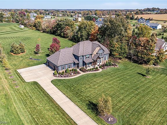 3rd image of 2281 Heights Dr