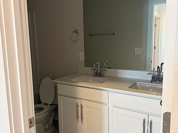 5th image of 1314 Bluffton Cir #1