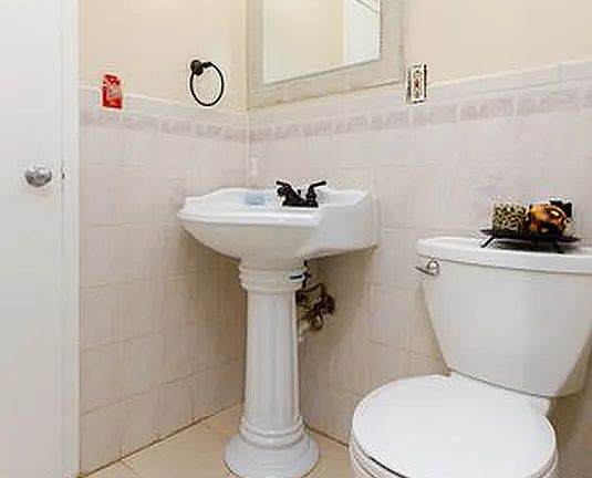2nd image of 548 Louisiana Ave #1