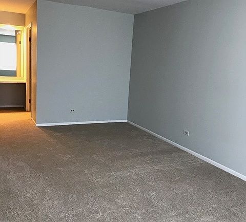5th image of 1103 S Hunt Club Dr APT 425