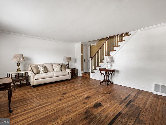 4th image of 203 Pine Ridge Rd