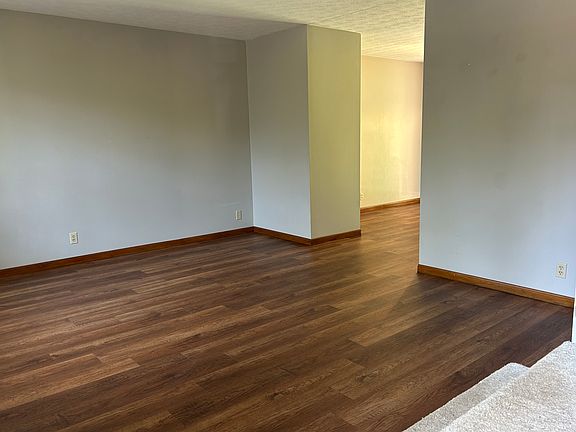 5th image of 801 Sky Blue Dr
