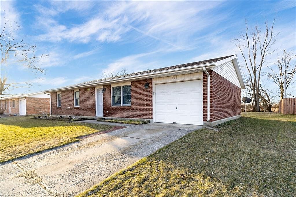 828 Shock Dr, New Lebanon, OH 45345 | Zillow