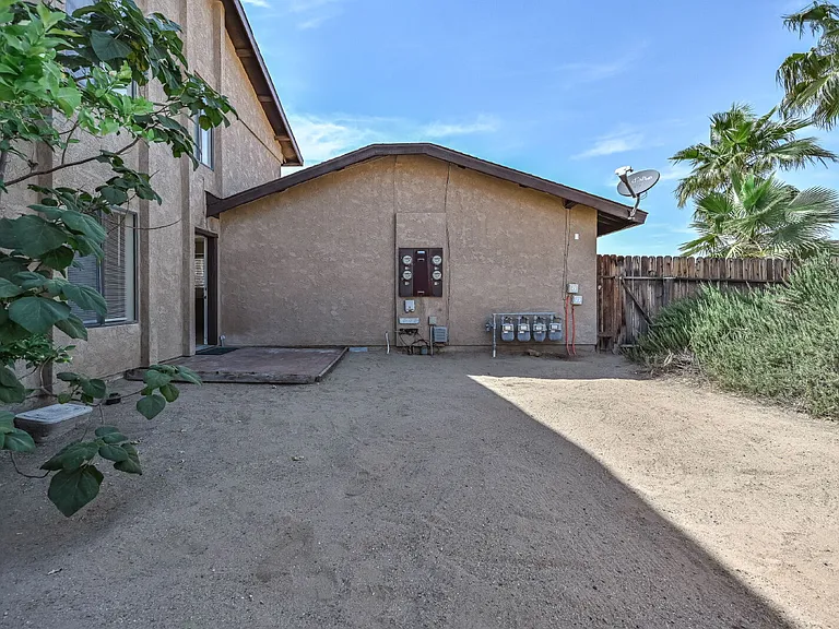 1021 W Perdew Ave — Photo 19