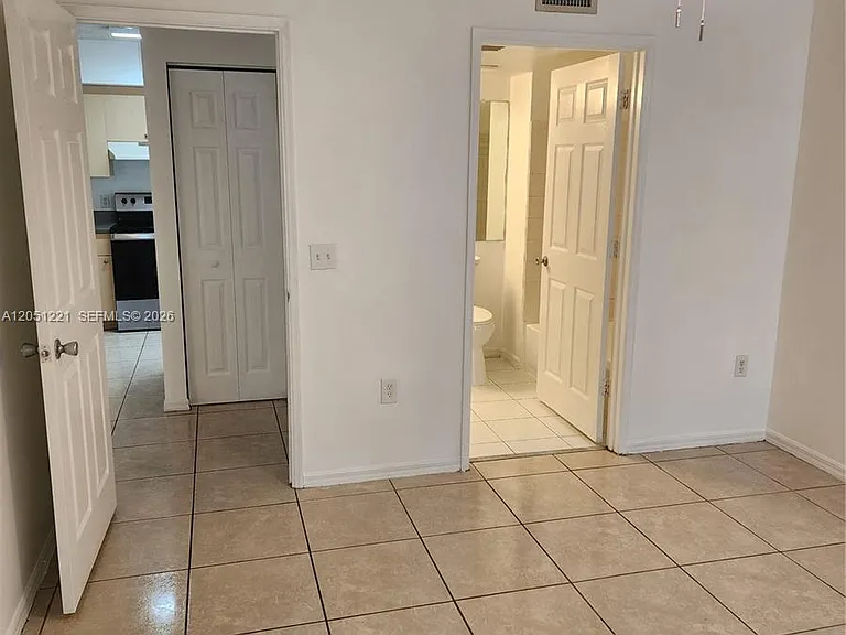 2433 Centergate Dr #203 — Photo 11