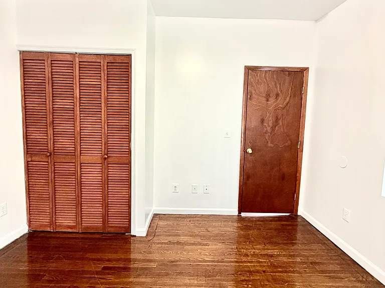 1829 N Port St — Photo 15