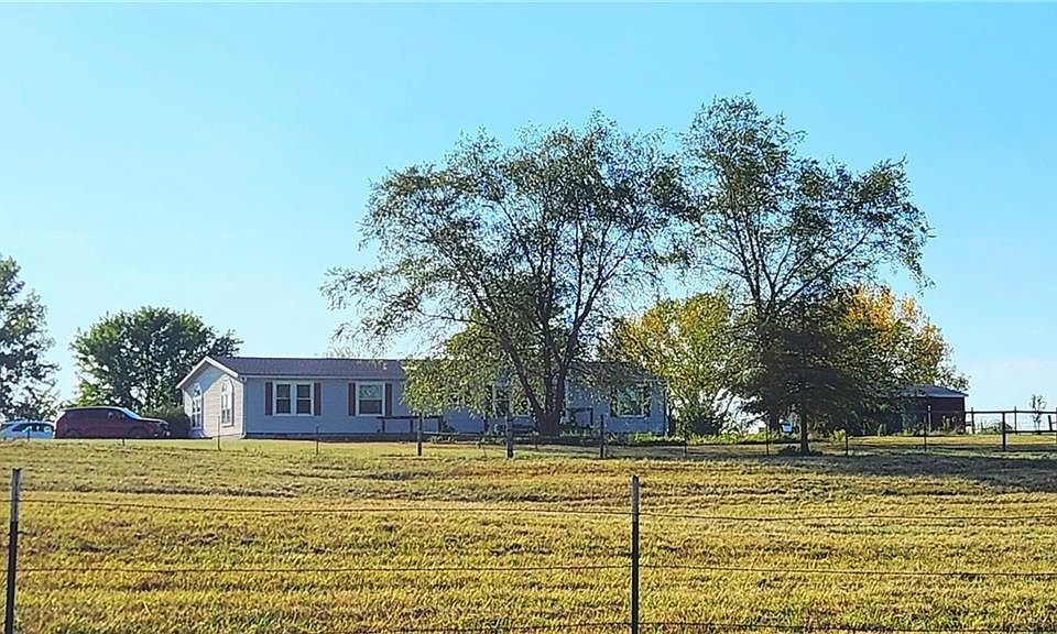 1st image of 5636 SE Perrin Rd