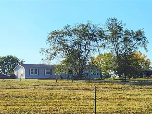 5636 SE Perrin Rd, Lathrop, MO 64465