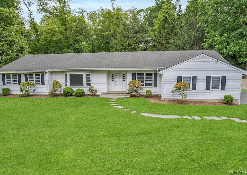 1st image of 6 Birch Grove Drive
