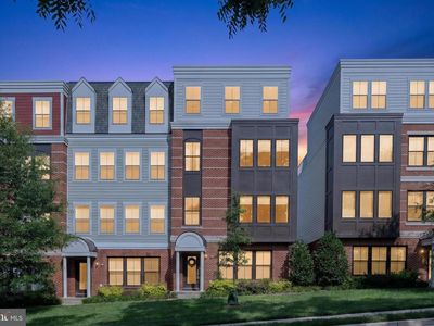 3957 Oak St, Fairfax, VA, 22031