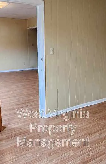 207 Charles St #2 — Photo 4