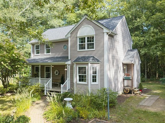 2nd image of 17 Conservation Dr