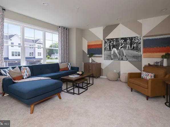 62 Becker Dr #28, Chalfont, PA 18914