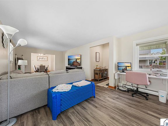 5th image of 615 Park Ln
