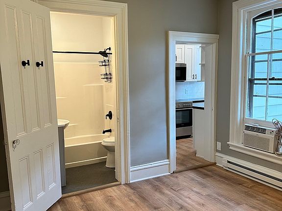 5th image of 47 White St APT 2