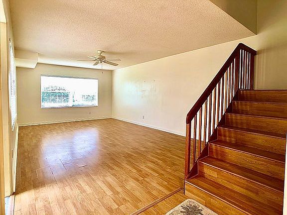 3rd image of 2404 SW Danbury Ln