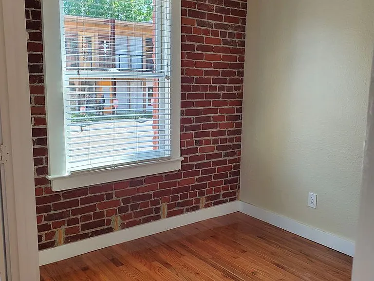 810 NE Couch St — Photo 5