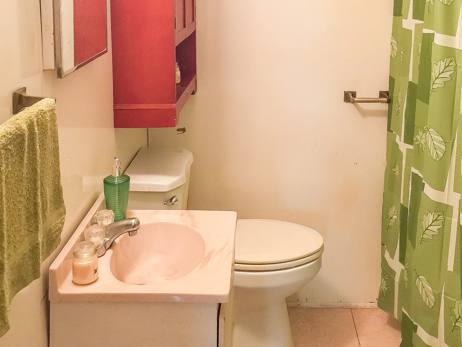 4 bed, 1290 sqft, $1,799 — Photo 3