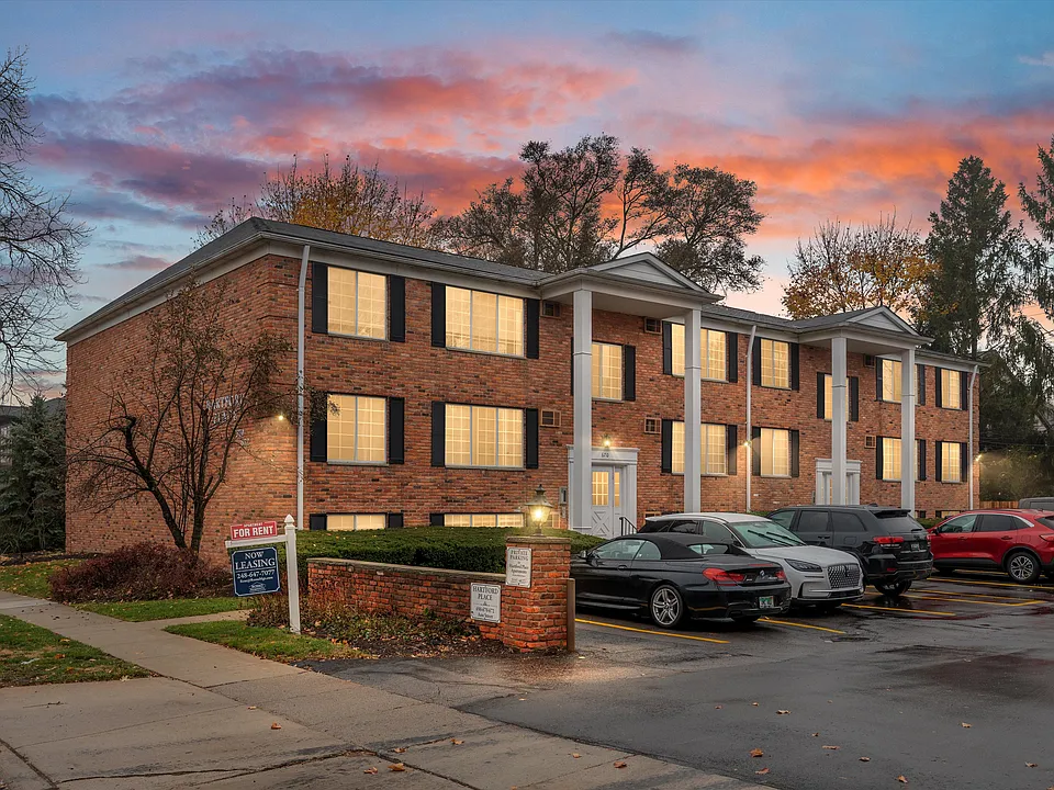Hartford Place Apartments