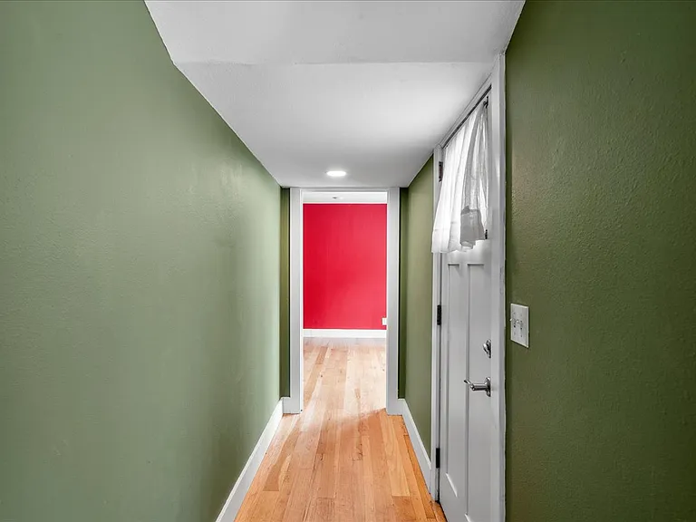 119 Wesley St — Photo 11