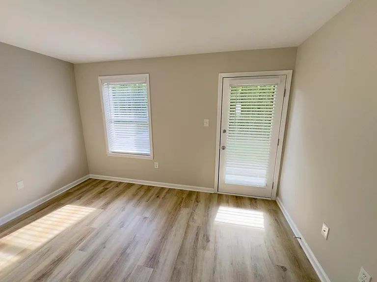 185 Lindfield Cir — Photo 13