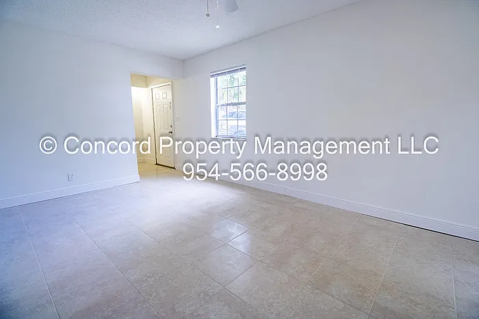 1505 SW 2nd St #101 — Photo 2