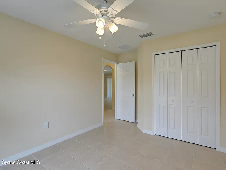 743 Breakwater Ter — Photo 29