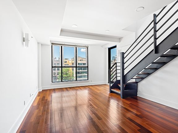 3rd image of 149 Huron St APT 6C