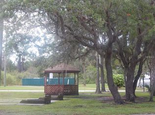 1392 Pine Island Dr, Saint Cloud, FL 34771