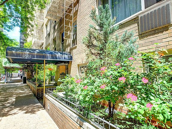 5th image of 225 E 76th St APT 1B