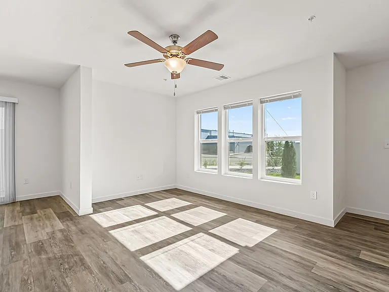 Midway Townhomes — Photo 31