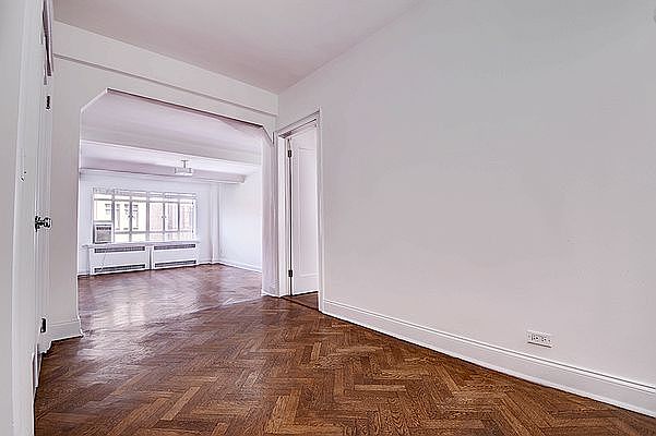 1st image of 10 W 74th St APT 6D